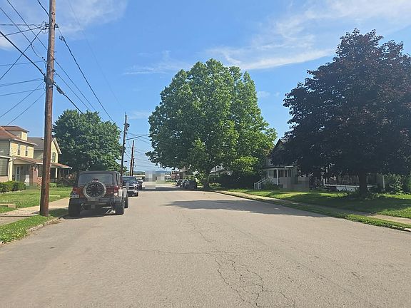 4th image of 2422 2nd Ave