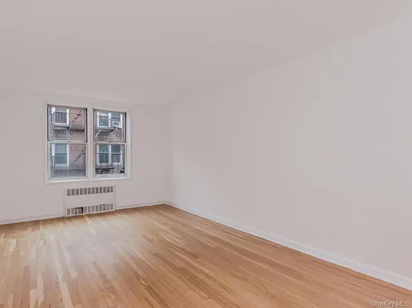 2104 Holland Avenue image 3 of 19