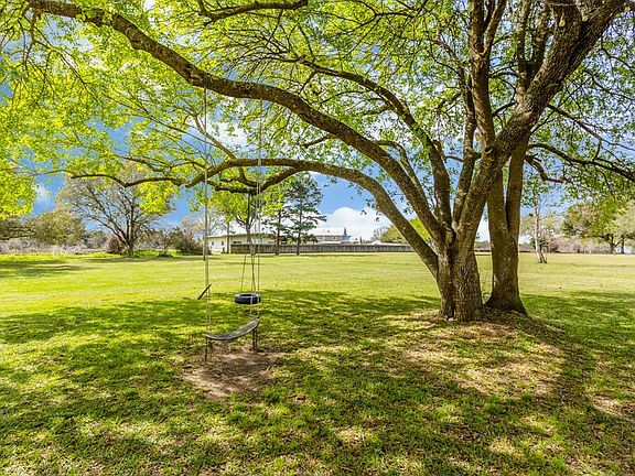 3rd image of 32903 Pecan Hill Dr