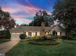 6902 Murray Ln, Annandale, VA 22003