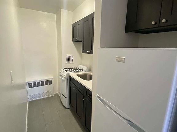 3rd image of 41-22 50th St #6A