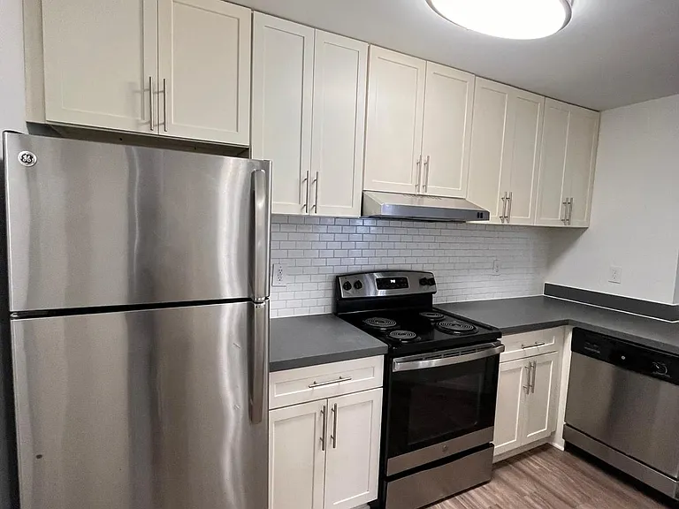 Wesley St. Claire Apartments at Lawrenceville — Photo 120