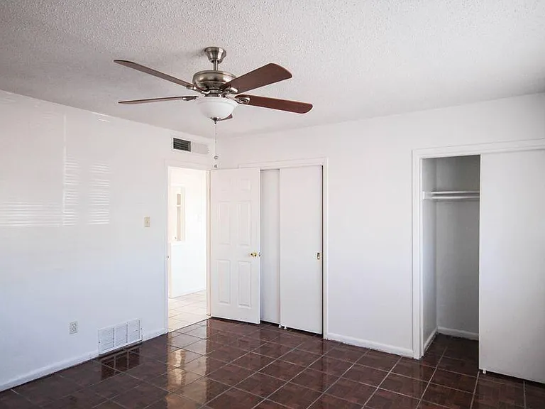 209 San Saba Rd — Photo 8