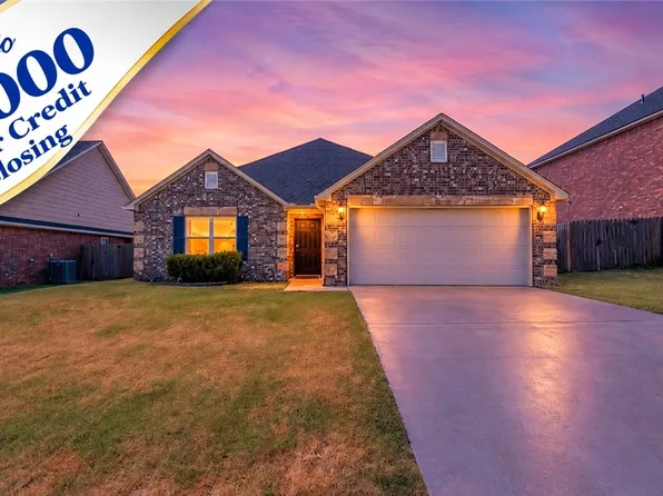 1256 Canyon Gate Dr, Siloam Springs, AR 72761