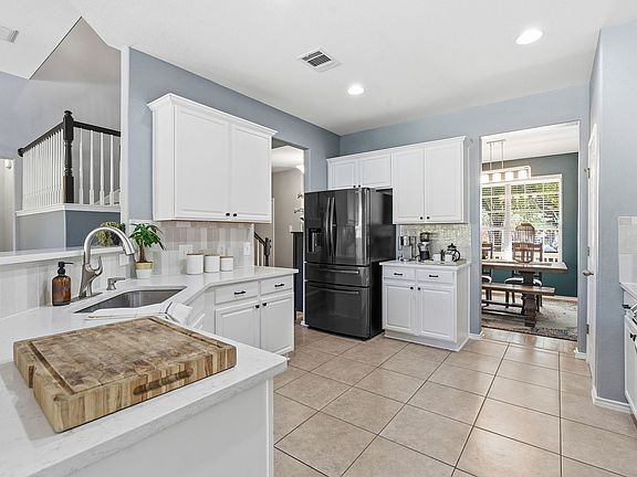 3rd image of 1209 Alpine Mountain Dr