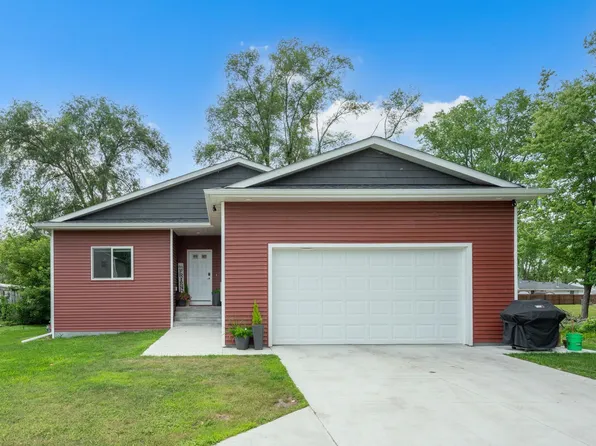 3233 Welch Ct SE, Rochester, MN 55904