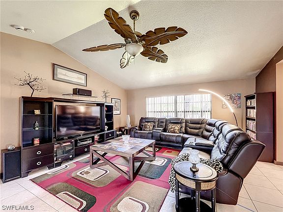 3rd image of 825 Anson Ave