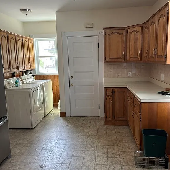 16 Sullivan Rd — Photo 2