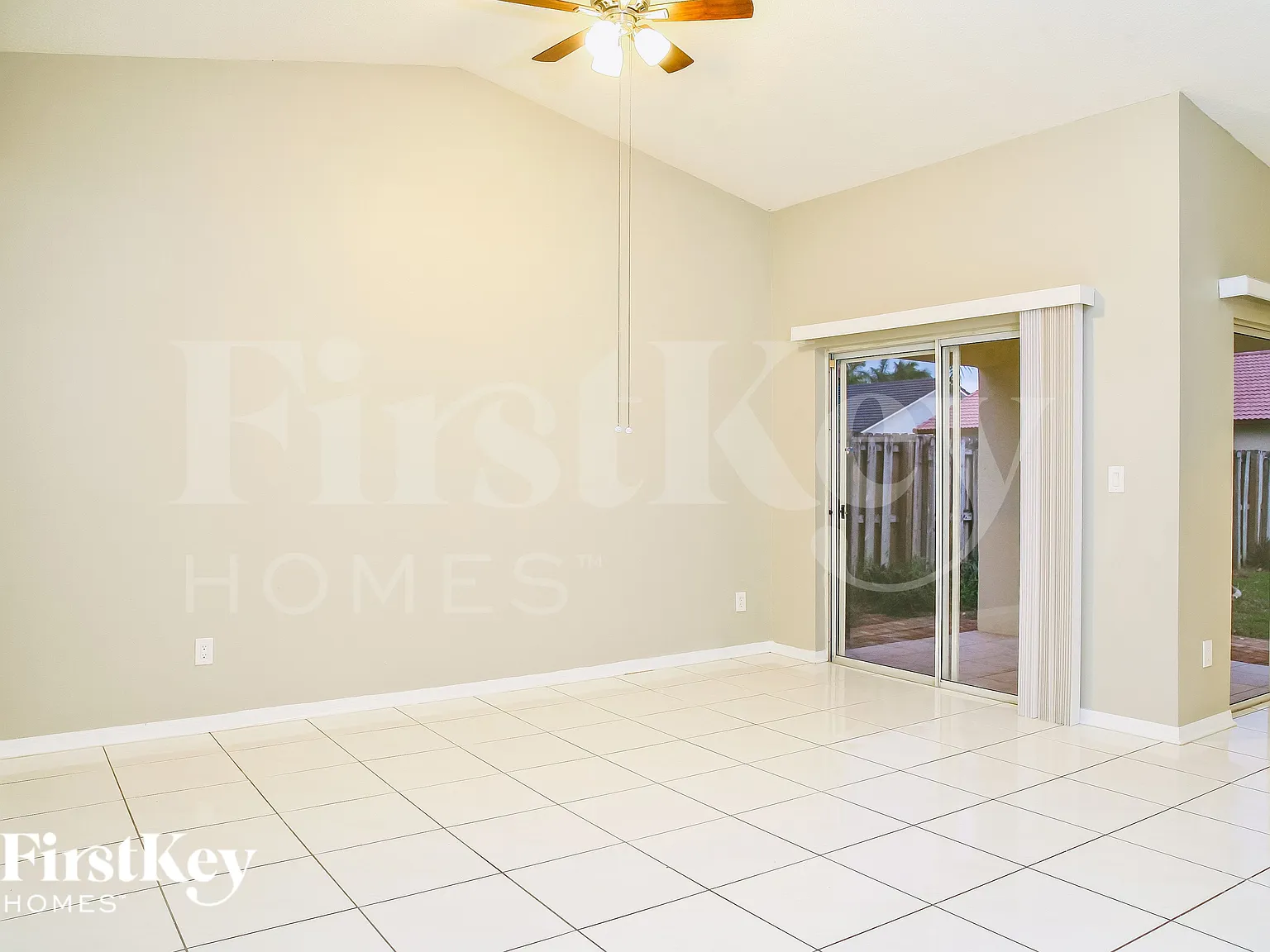 4 bed, 2.0 bath, 2070 sqft, $4,150 — Photo 4