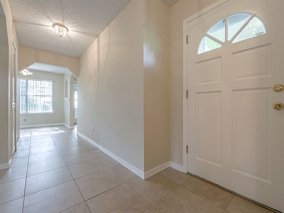 2nd image of 3718 Arrowhead Dr