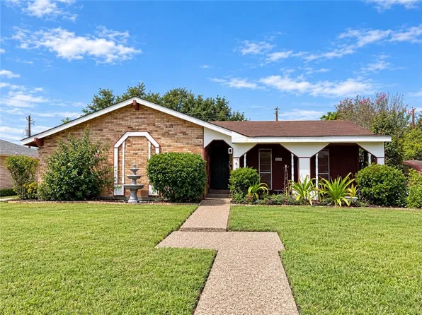 6105 Pebble Beach Dr, Corpus Christi, TX 78413