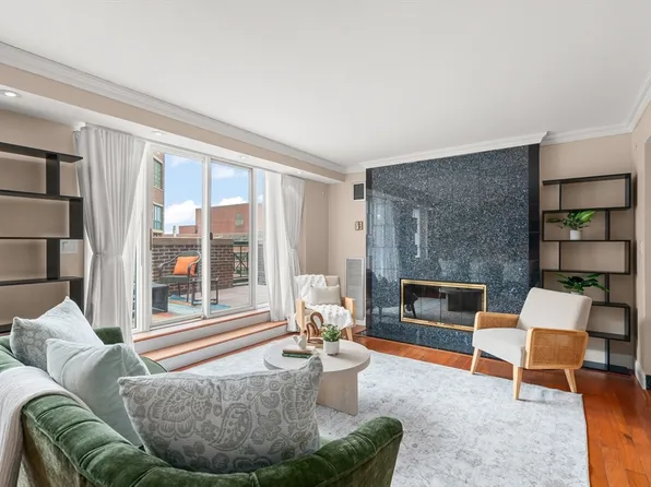 10 Rogers St #Penthouse 19, Cambridge, MA 02142