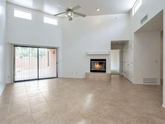 2nd image of 125 E Bowers Ct