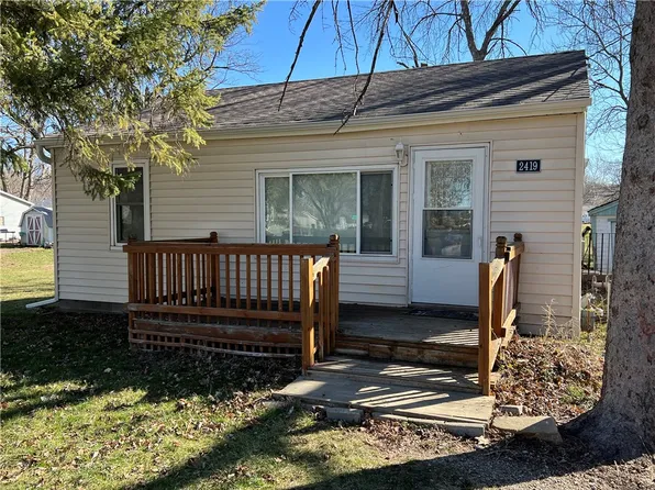 2419 E 24th St, Des Moines, IA 50317