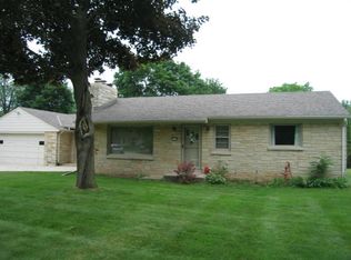W147N4929 Dolphin Dr, Menomonee Falls, WI 53051