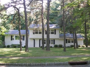 6 Yale Dr, Succasunna, NJ 07876