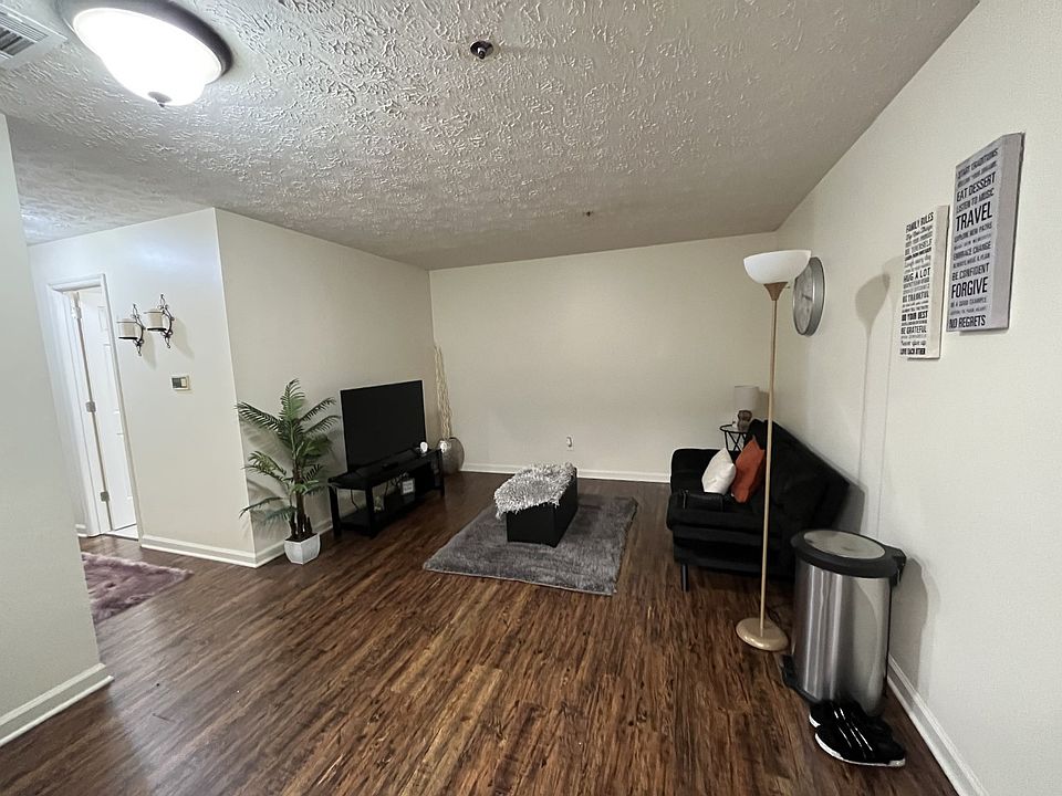 1st image of 1810 State St #303