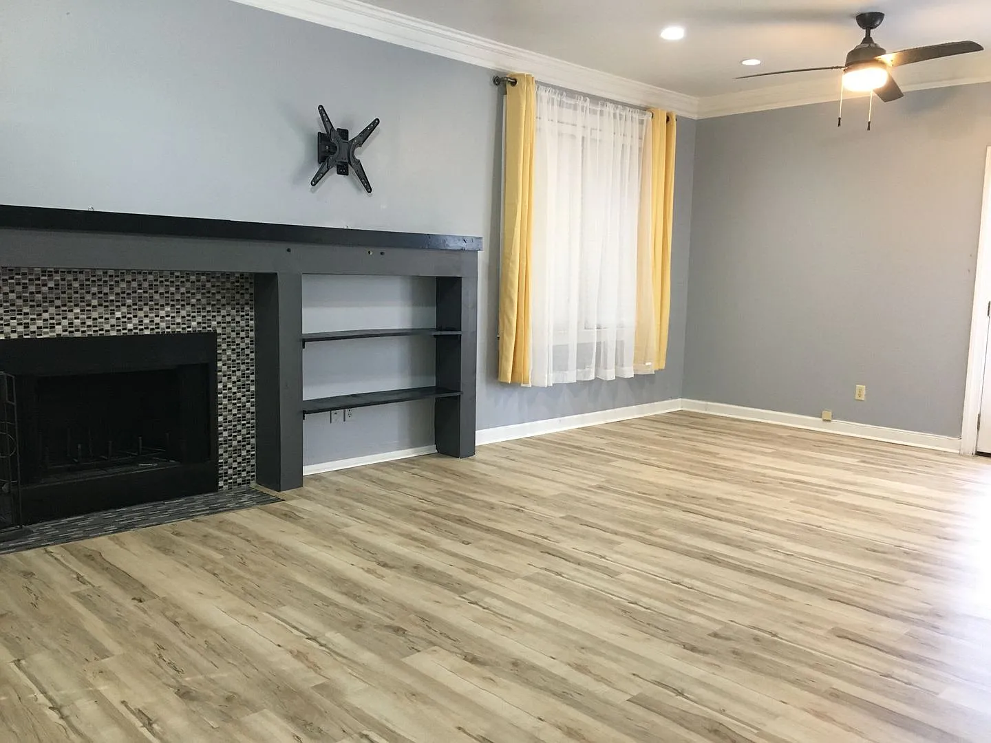 Midtown 2 story condo in Belleair Woods. Over 1200 sq ft of living space! Fenced in back yard! Pe... — Photo 3