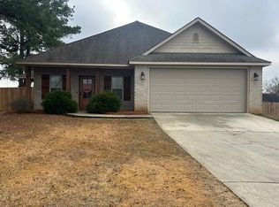 44 Honey Bee Ln, Ellisville, MS 39437