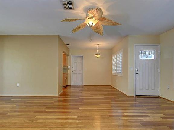 4th image of 1515 Seabreeze St