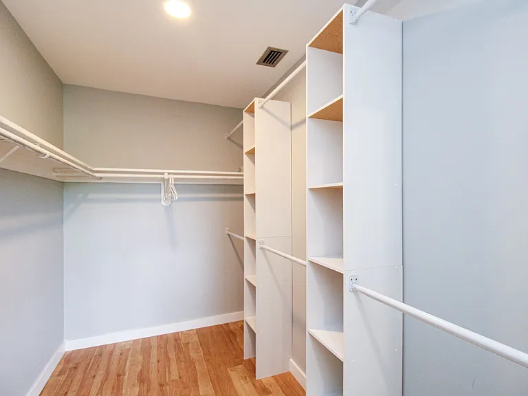 600 Valley Stream Dr #F9 — Photo 34