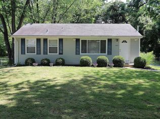 442 Essen Ln, Ballwin, MO 63021