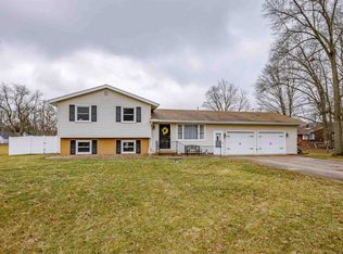 12466 Carleton Dr, Mishawaka, IN 46545