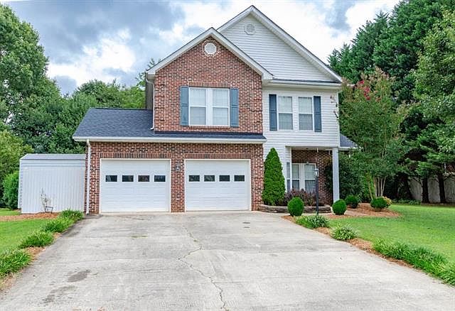 1st image of 817 41st Avenue Dr NE