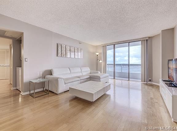 5th image of 19101 NE 36th Ct APT 2304