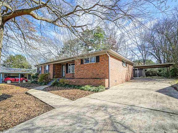 2nd image of 105 Hillview St