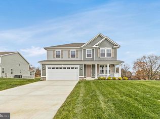 905 Honeyflower Dr, Reisterstown, MD 21136