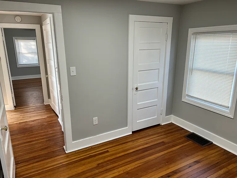 7942 Drexel St — Photo 12