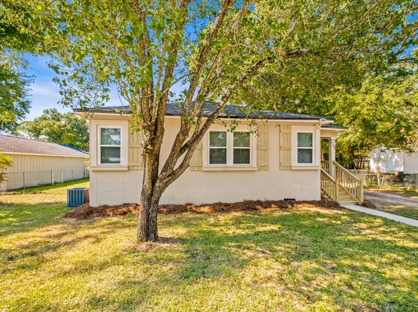 722 Powell Dr, Niceville, FL 32578