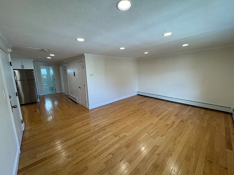 16 Westford St #9 — Photo 3