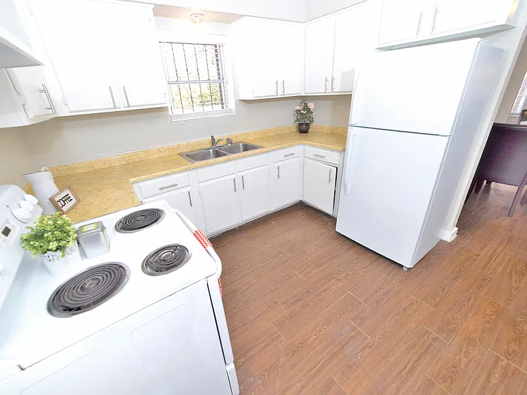 238 Yucca St — Photo 9
