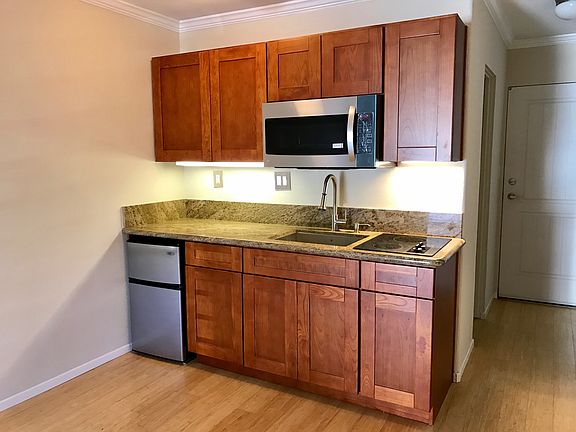 3rd image of 1021 Scott St 106 #106