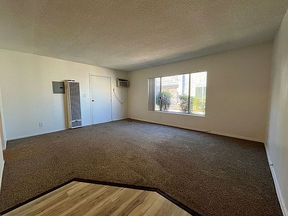 5th image of 927 Ventura Ave #4