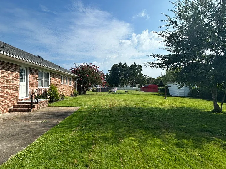 1008 Schall Pl — Photo 18