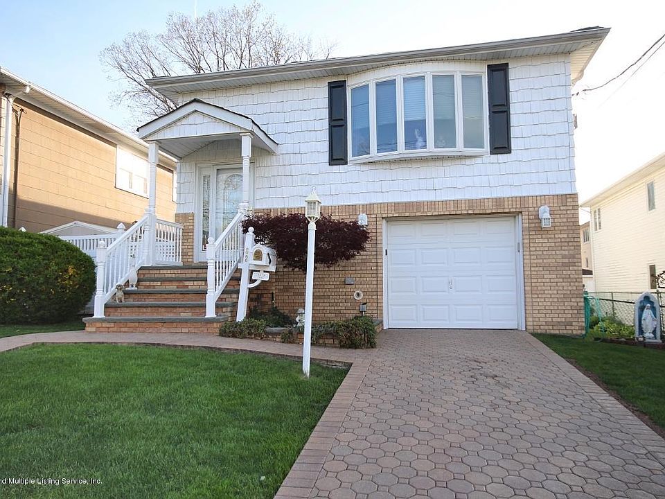 1st image of 82 Seidman Ave