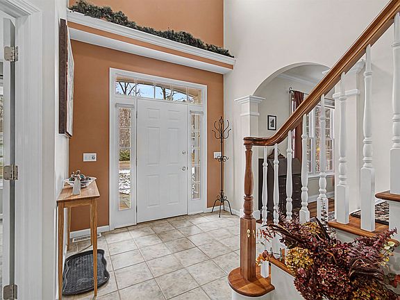 5th image of 7 Debra Drive