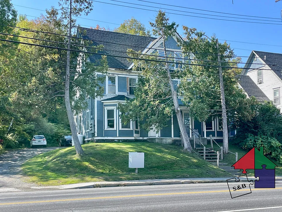 125 River St