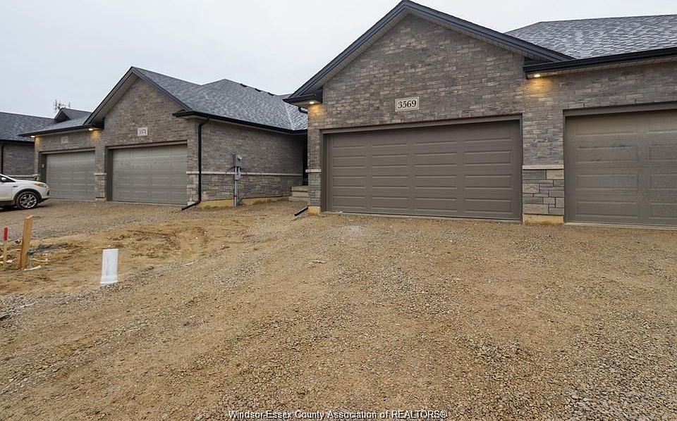 1st image of 3559 Hallee Cres