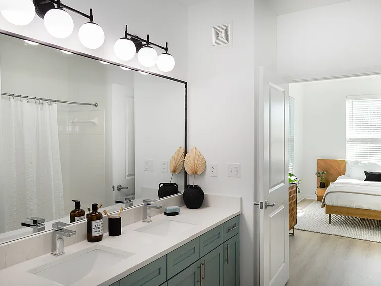 Longshore Commons — Photo 18