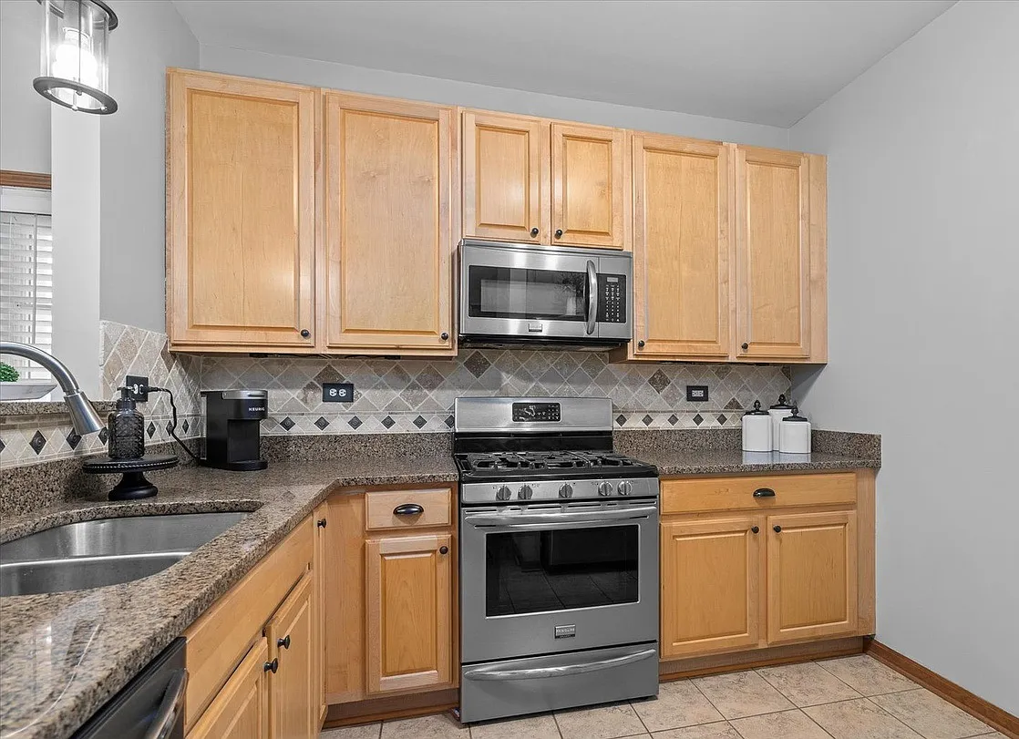 2 bed, 1197 sqft, $2,500 — Photo 4