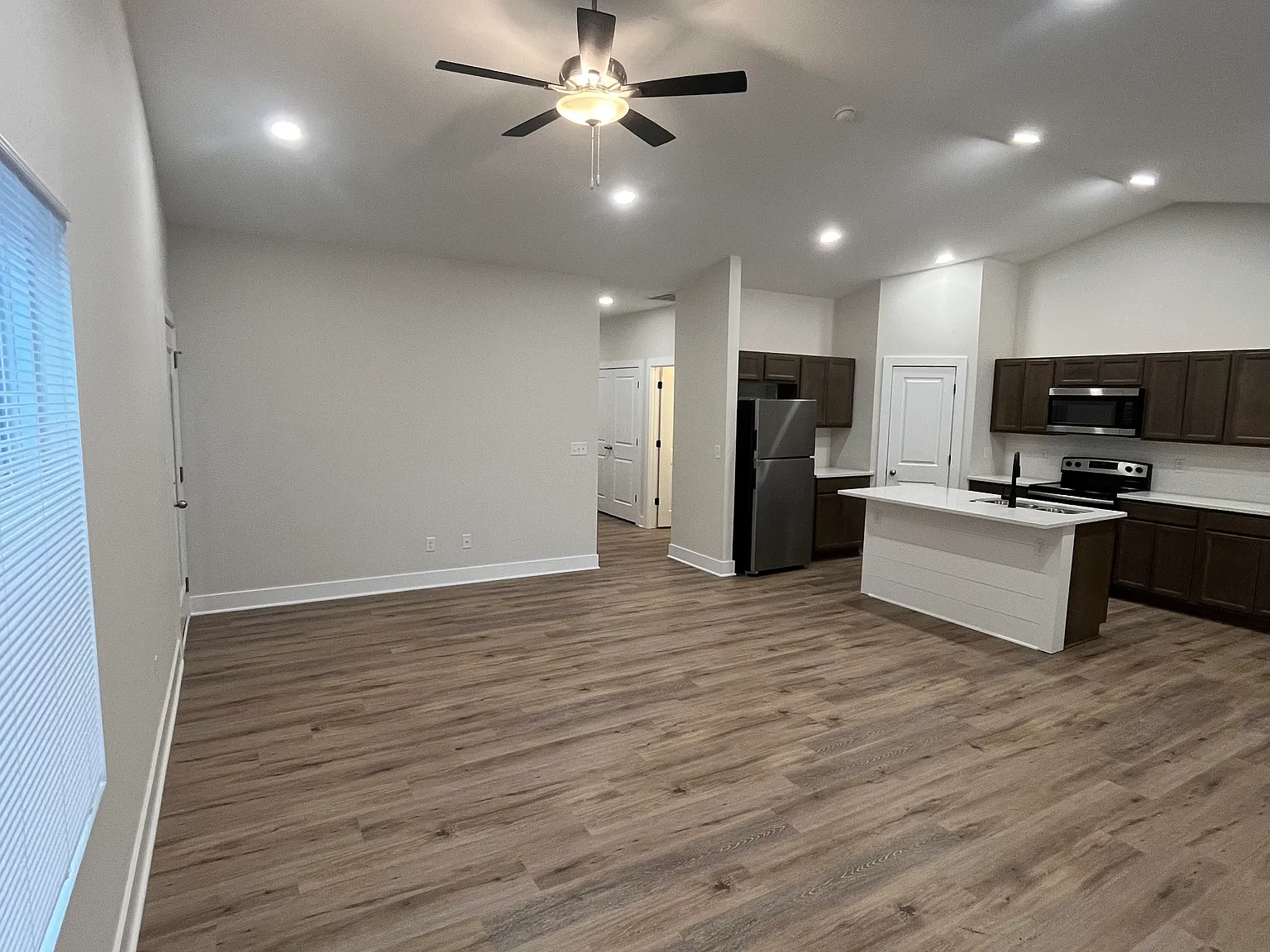 3 bed, 1203 sqft, $1,450 — Photo 2