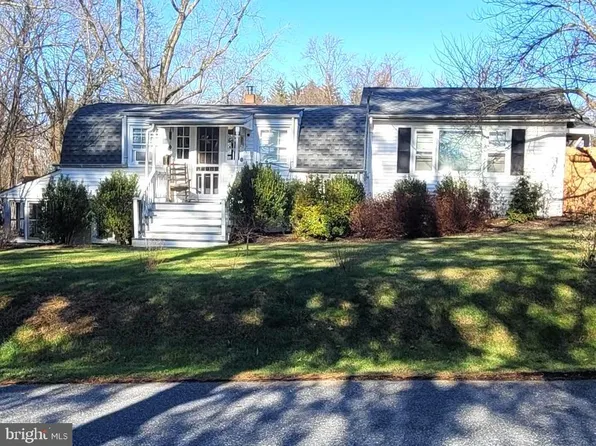 105 Grandview Ave, Hopewell, NJ 08525