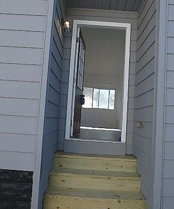 4th image of 114 Malverne Dr