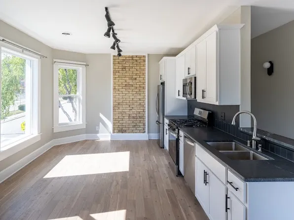 2581 S Kinnickinnic Ave #2, Milwaukee, WI 53207