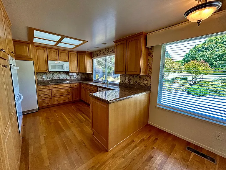 266 Valley Oaks Dr — Photo 7