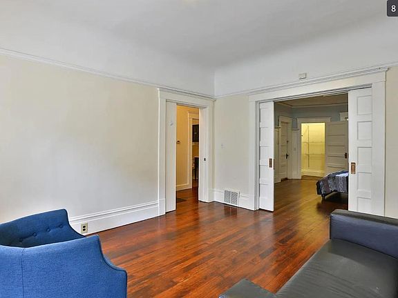 4th image of 241 Lily St #A